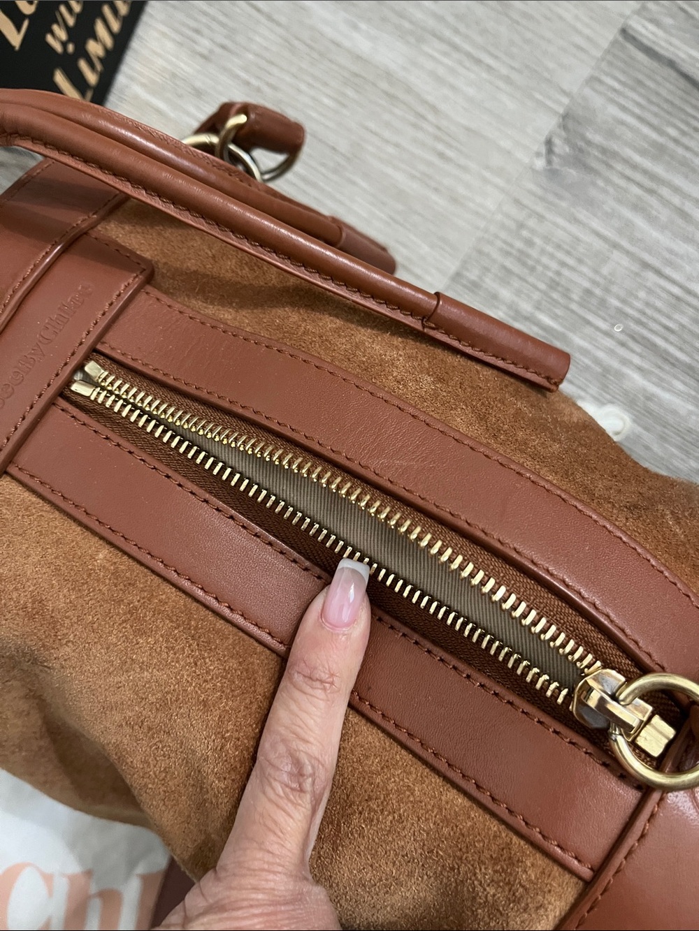 See By Chloe Bucket Bag - Picture 5 of 14